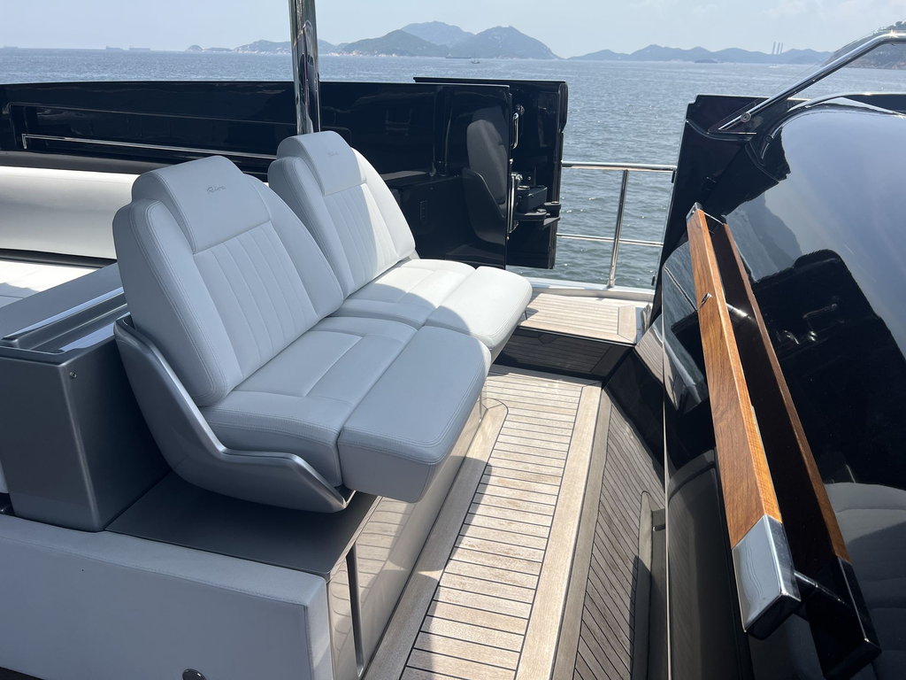 Flybridge - Co-pilot seats 2.webp