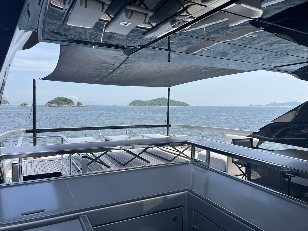 Flybridge - View from wet bar.webp