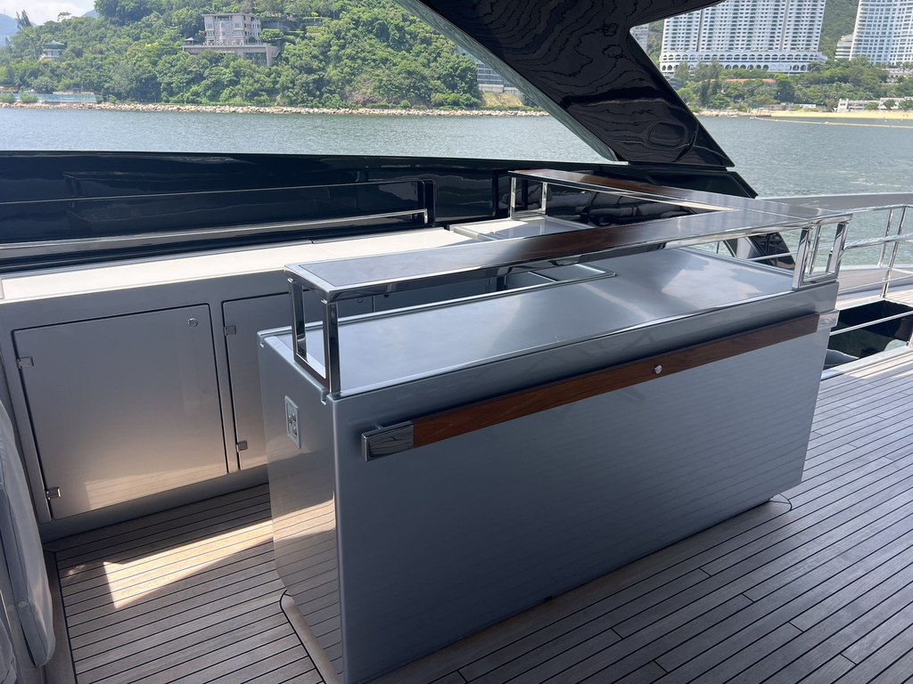Flybridge - Wet bar.webp