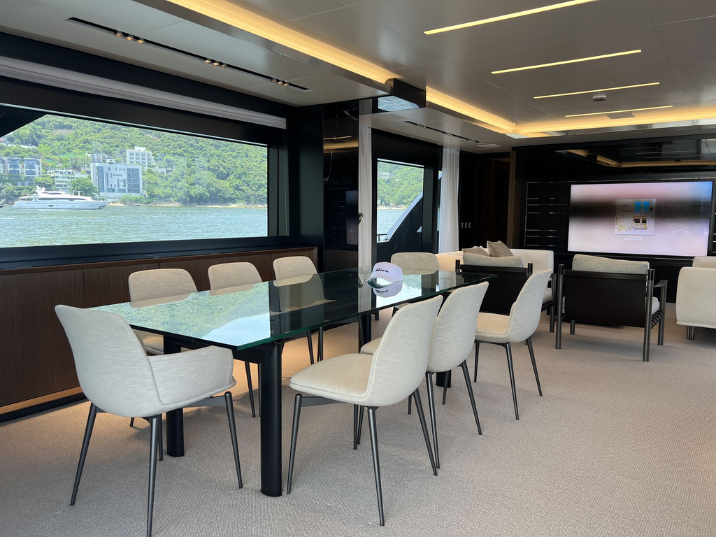Main deck - Dinning.webp