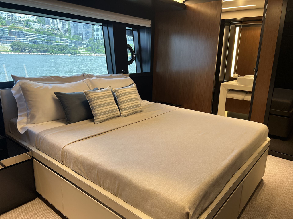 Below deck - Double bed cabin 3.webp