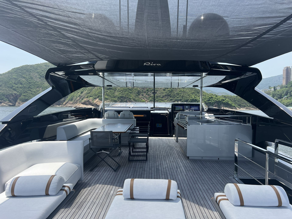 Flybridge - Facing bow view.webp